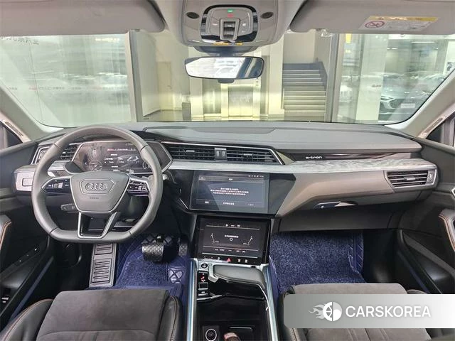 Audi e-tron 2021 Темно-серый из Китая, фото 4