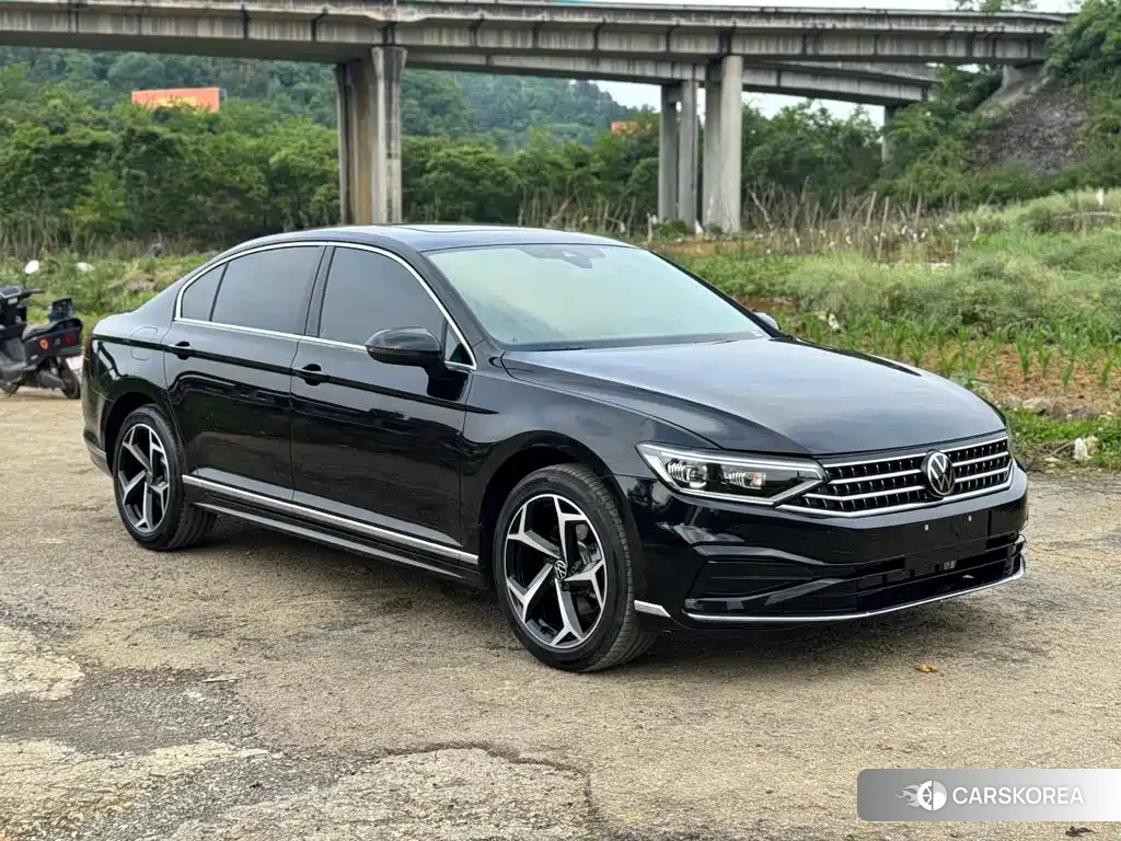 Volkswagen Magotan 2026 Черный из Китая, фото 4