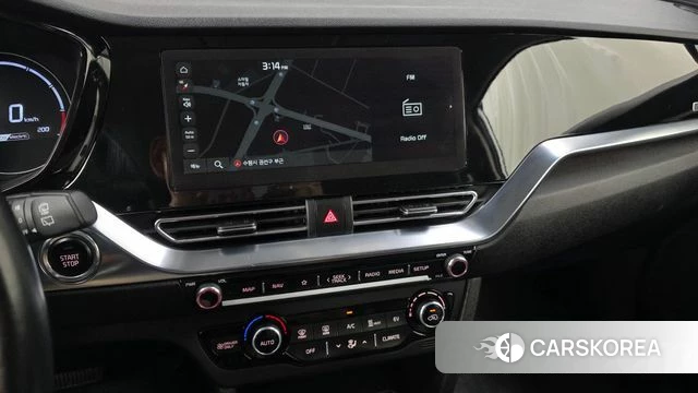 Kia Niro Plus 2022 Серебряный из Кореи, фото 4