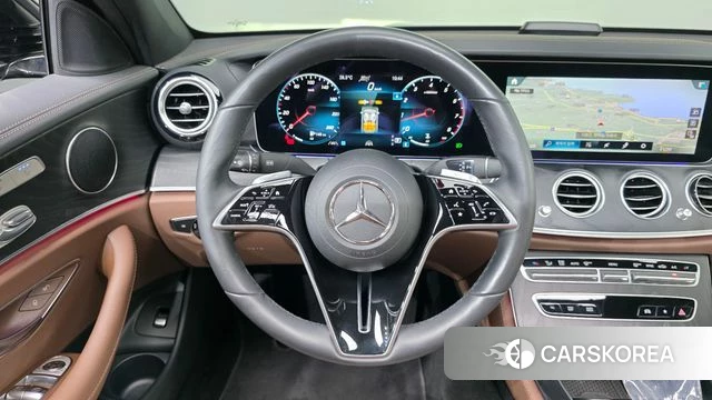 Mercedes-Benz E-Class W213 2023 Черный из Кореи, фото 4