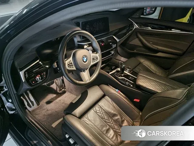 BMW 5 Series (G30) 2023 Черный из Кореи, фото 4