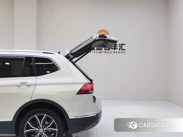 Volkswagen Tiguan L 2019 Серебристо-серый из Китая, фото 4
