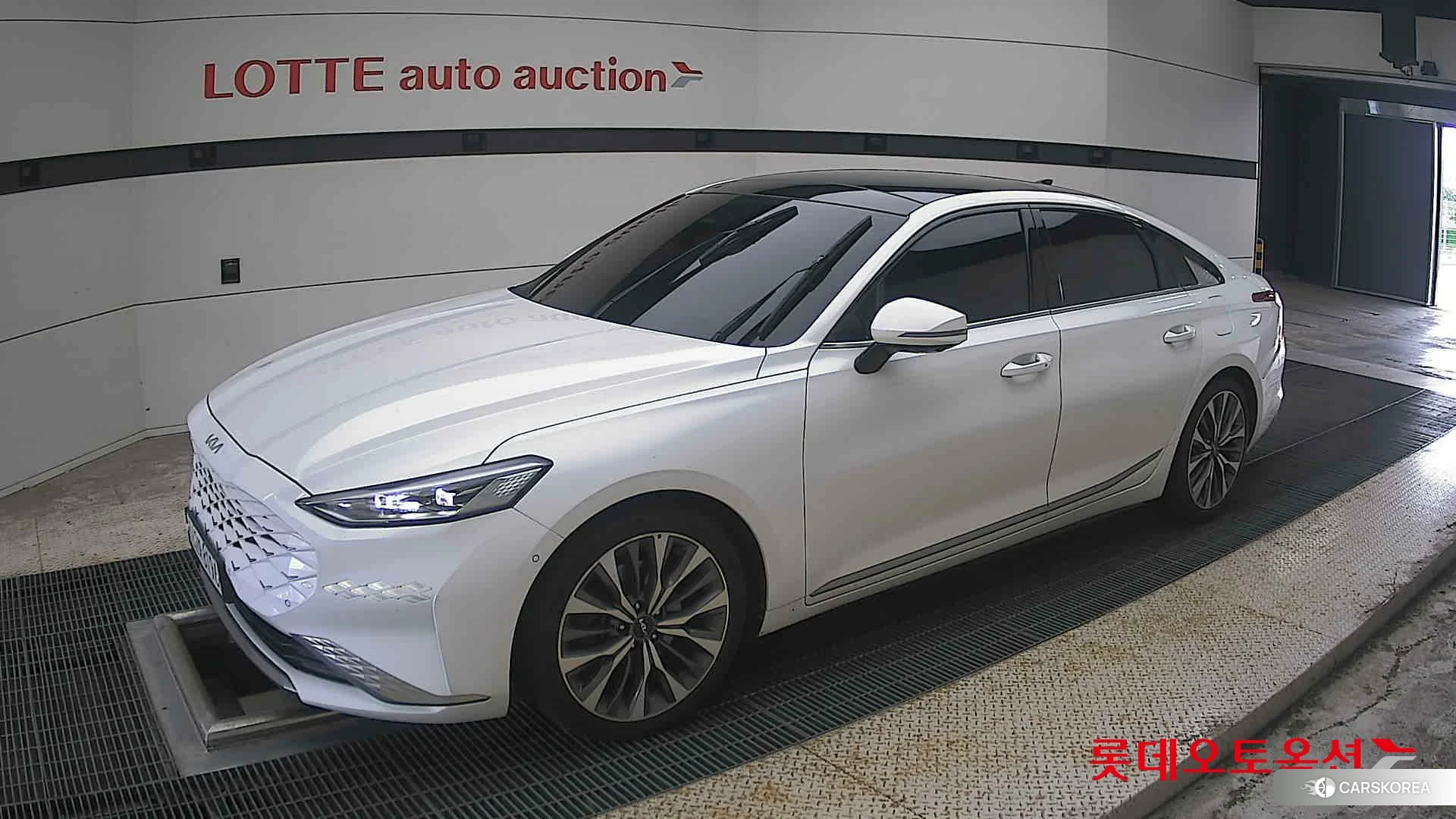 Kia K8 2022 Snow White Pearl из Кореи, фото 4