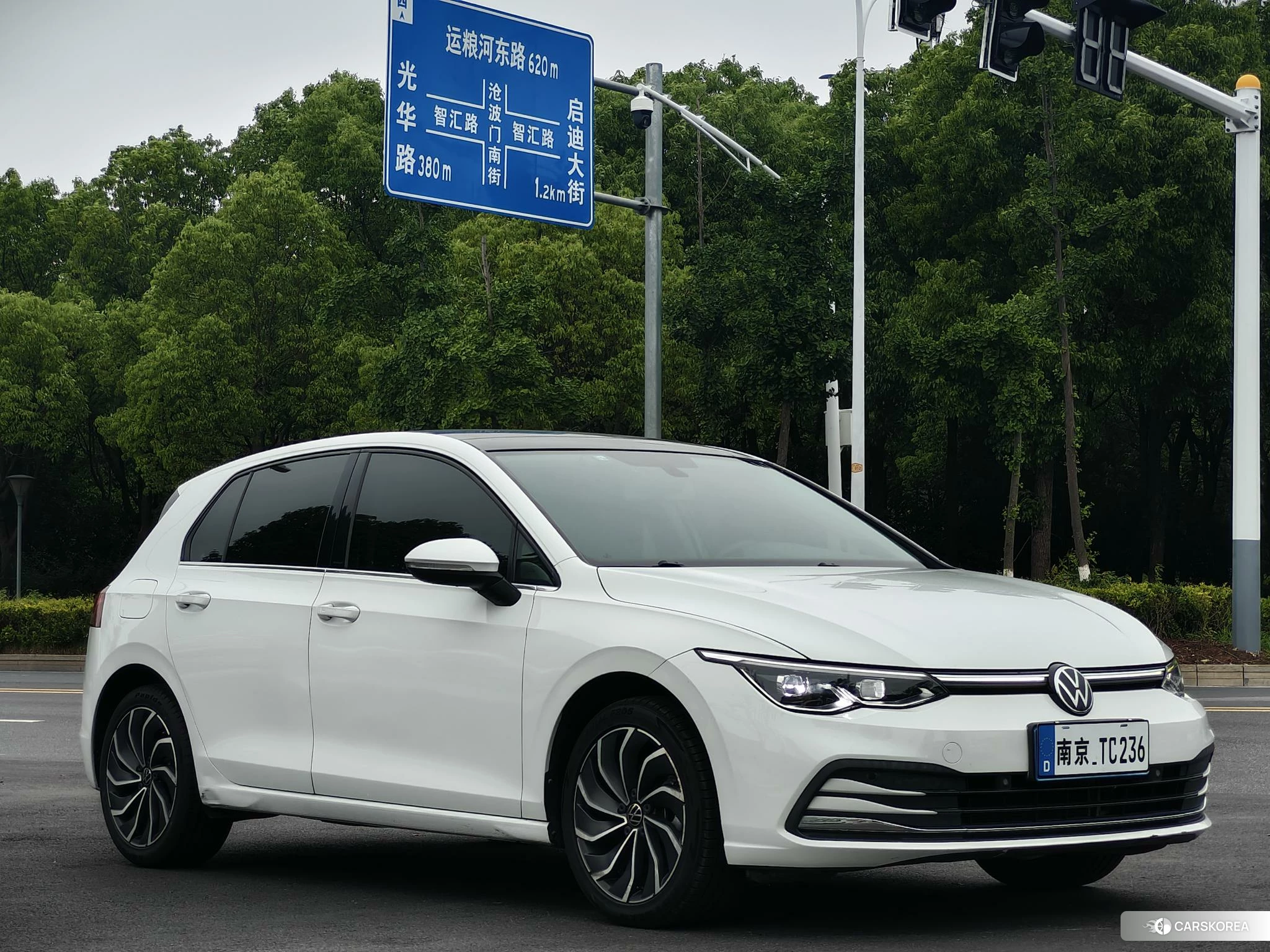 Volkswagen Golf 2020 Белый из Китая, фото 4
