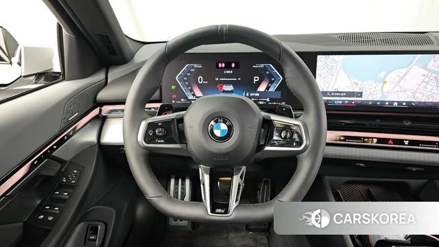 BMW 5 Series (G60) 2024 Белый из Кореи, фото 4