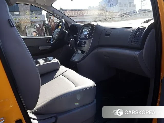 Hyundai The New Grand Starex 2019 Желтый из Кореи, фото 4