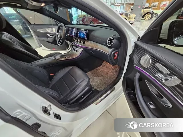 Mercedes-Benz E-Class W213 2022 Белый из Кореи, фото 4