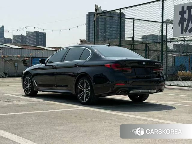 BMW 5 series 2021 Черный из Китая, фото 4