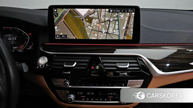 BMW 5 Series (G30) 2023 Черный из Кореи, фото 4