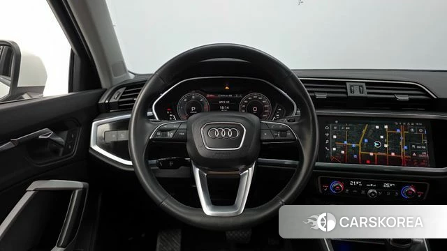 Audi Q3 (F3) 2022 Белый из Кореи, фото 4