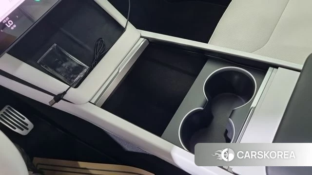 Tesla Model Y 2025 Черный из Кореи, фото 4