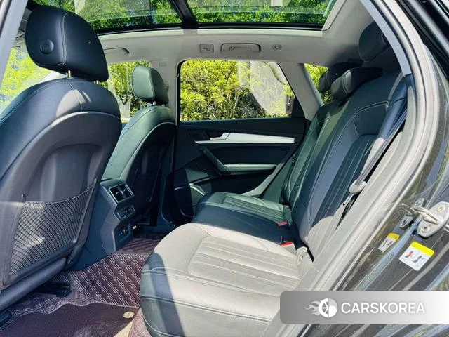 Audi Q5L 2021 Черный из Китая, фото 4