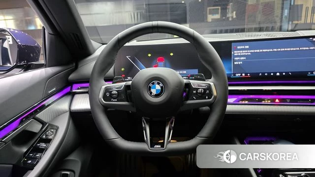 BMW 5 Series (G60) 2026 Черный из Кореи, фото 4