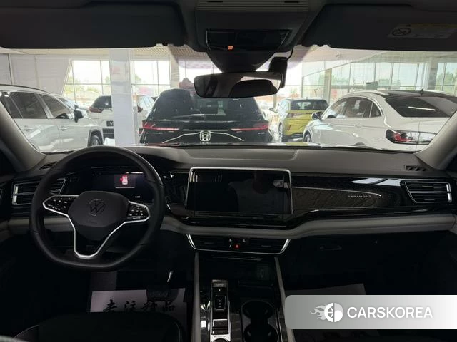 Volkswagen Tourang 2023 Черный из Китая, фото 4