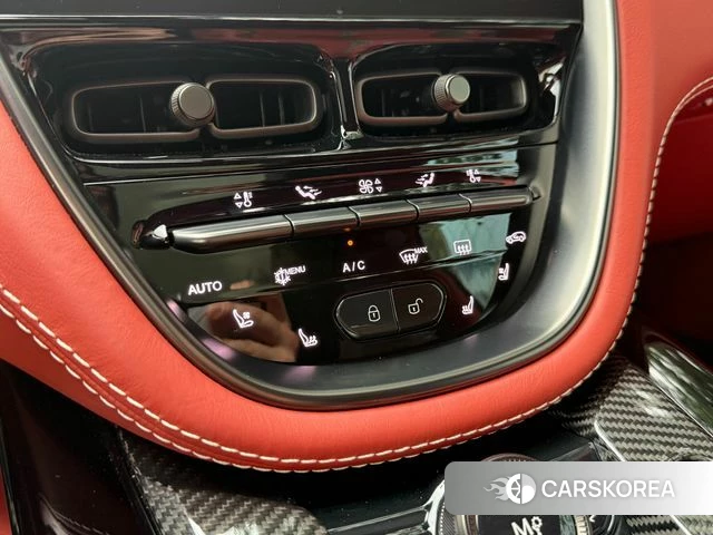 Aston Martin DBX 2023 Красный из Кореи, фото 4