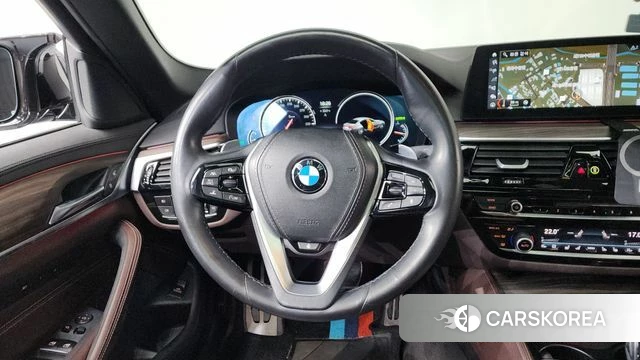 BMW 5 Series (G30) 2018 Серебристо-серый из Кореи, фото 4