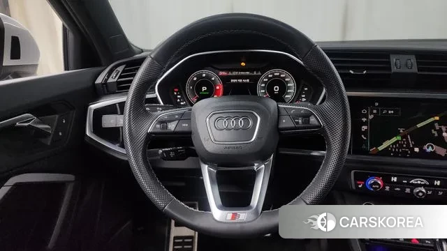 Audi Q3 (F3) 2023 Белый из Кореи, фото 4