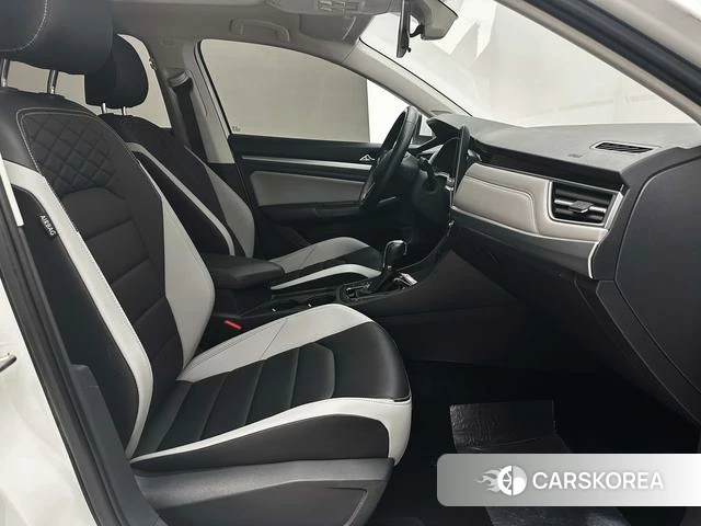 Volkswagen Bora 2022 Белый из Китая, фото 4