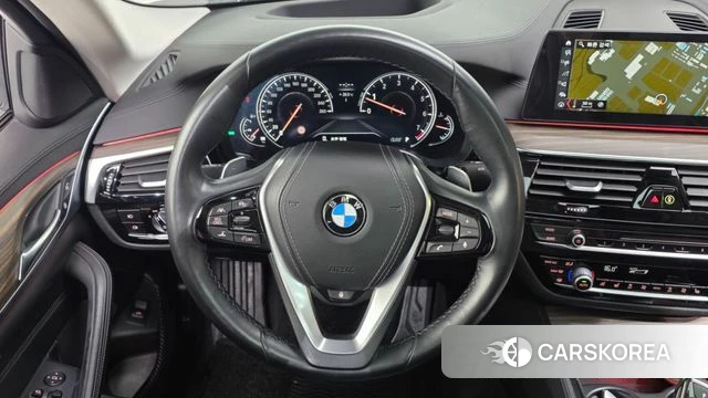 BMW 5 Series (G30) 2018 Белый из Кореи, фото 4