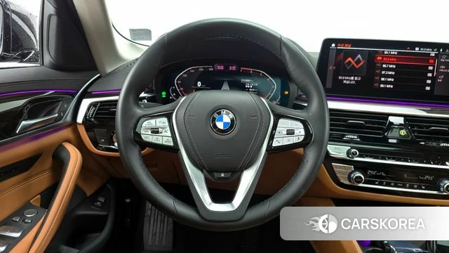 BMW 5 Series (G30) 2022 Черный из Кореи, фото 4