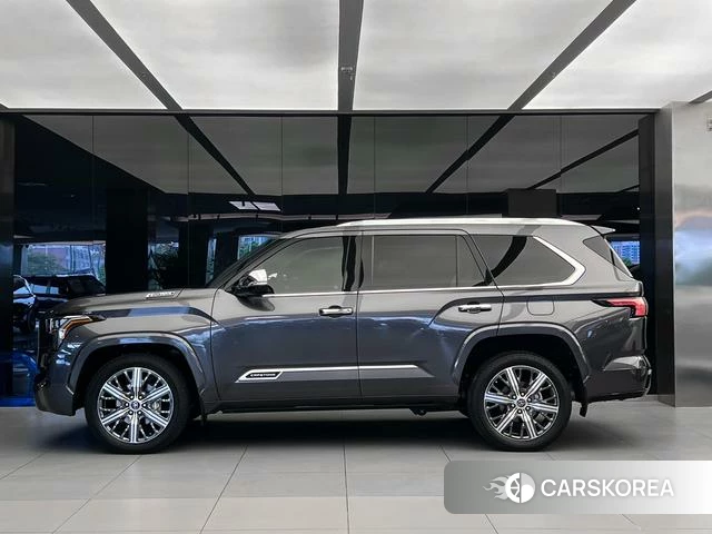 Toyota Sequoia 2024 Темно-серый из Китая, фото 4