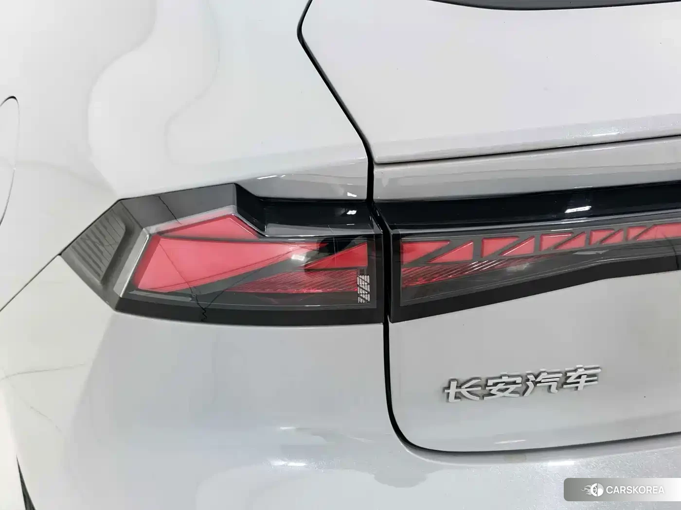Chang'an UNI-V 2023 Silver/gray из Китая, фото 4