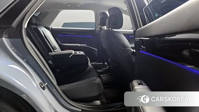 Hyundai Grandeur (GN7) 2024 Серебристо-серый из Кореи, фото 4