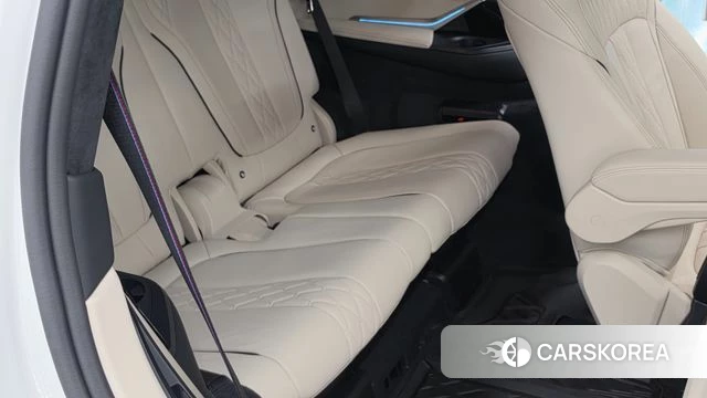 BMW X7 (G07) 2025 Белый из Кореи, фото 4