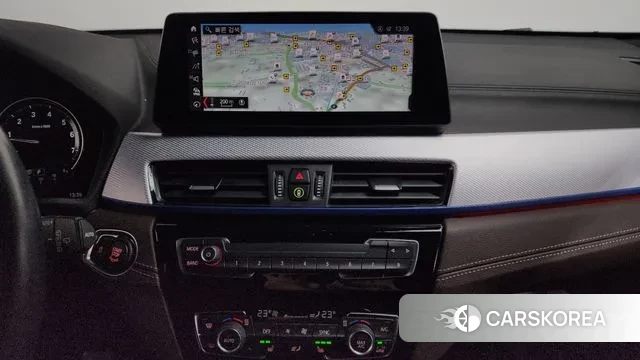 BMW X2 (F39) 2023 Светло-серебряный цвет из Кореи, фото 4