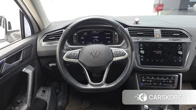 Volkswagen Tiguan second Generation 2021 Белый из Кореи, фото 4
