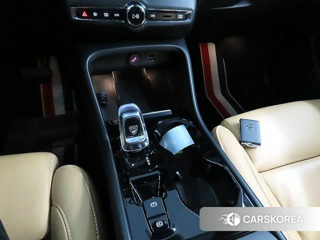 Volvo XC40 2021 Белый из Кореи, фото 4