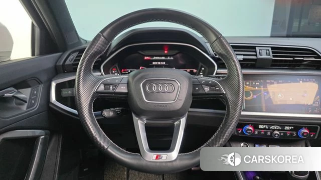 Audi Q3 (F3) 2023 Белый из Кореи, фото 4