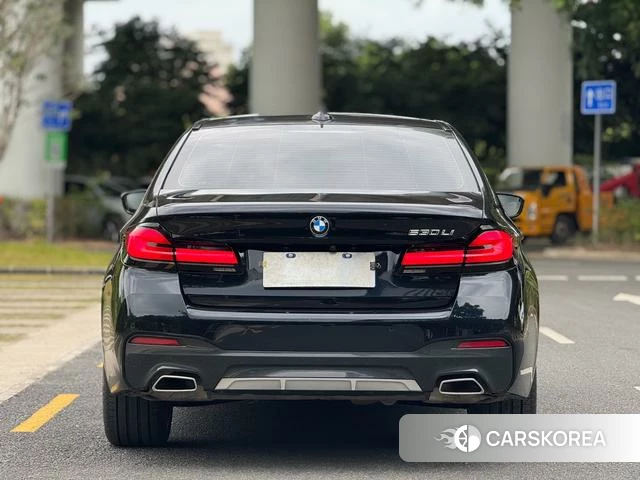BMW 5 series 2023 Черный из Китая, фото 4
