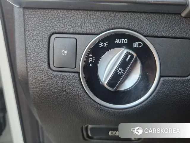 Mercedes-Benz GLE - Class W166 2018 Белый из Кореи, фото 4