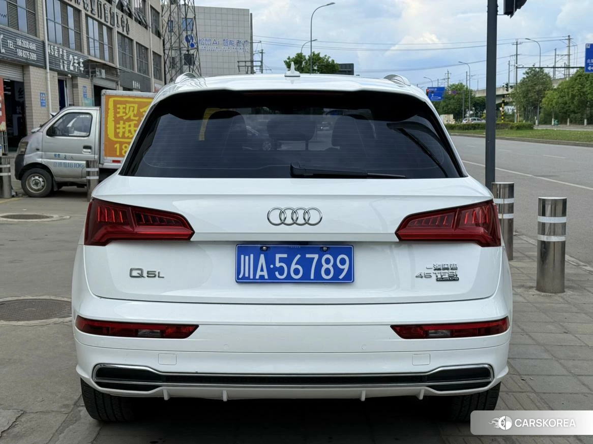 Audi Q5L 2019 Белый из Китая, фото 4
