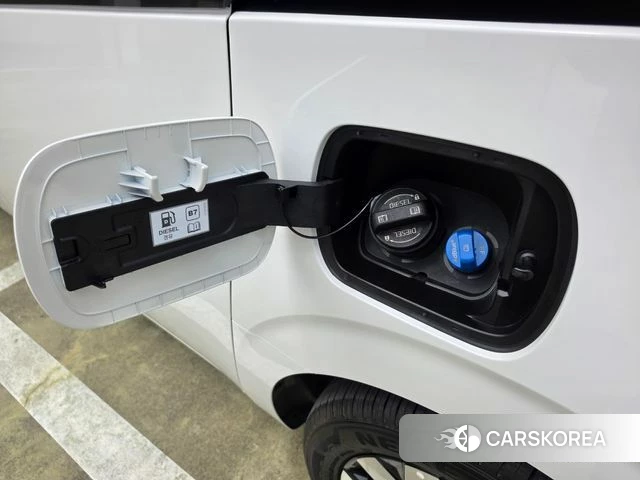 Hyundai Staria 2025 Белый из Кореи, фото 4