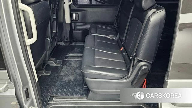 Hyundai Staria 2023 Серебряный из Кореи, фото 4