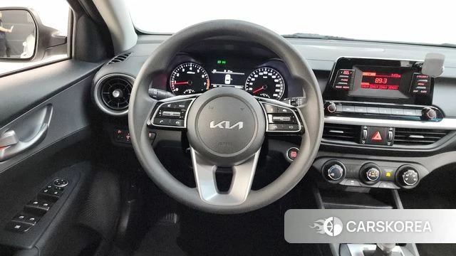Kia The New K3 2nd generation 2023 Белый из Кореи, фото 4