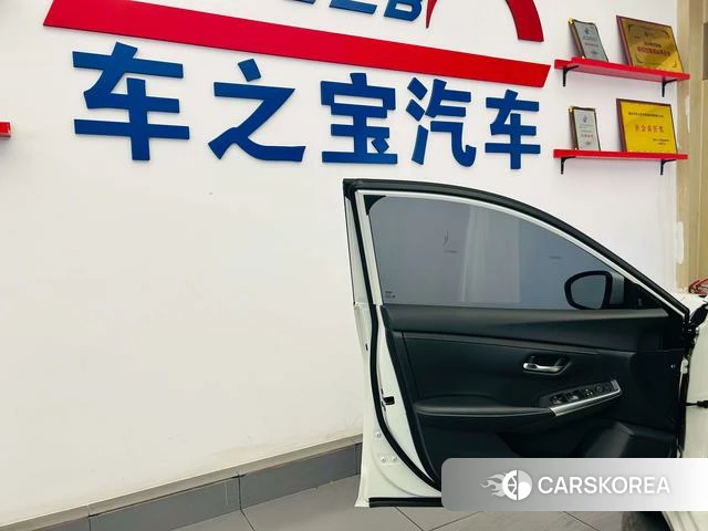 Nissan Xuan Yi 2023 Белый из Китая, фото 4