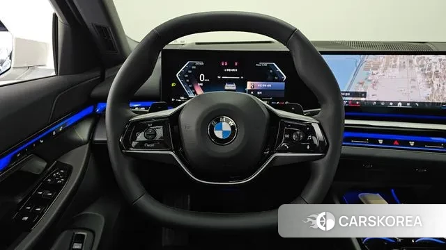 BMW 5 Series (G60) 2025 Белый из Кореи, фото 4