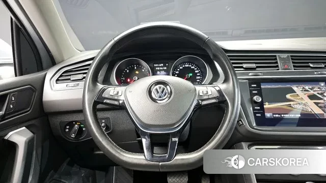 Volkswagen Tiguan second Generation 2020 Серебристо-серый из Кореи, фото 4