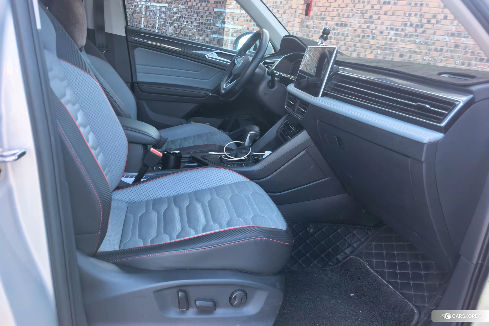 Volkswagen Tiguan L 2023 Серебристо-серый из Китая, фото 4