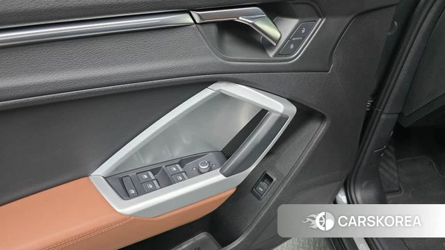 Audi Q3 (F3) 2022 Серый из Кореи, фото 4