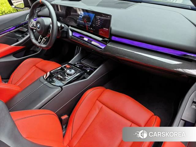 BMW M5 PHEV 2025 Темно-серый из Китая, фото 4