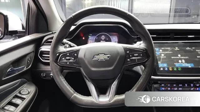 Chevrolet (GM Daewoo) Bolt EUV 2023 Светло-серебряный цвет из Кореи, фото 4