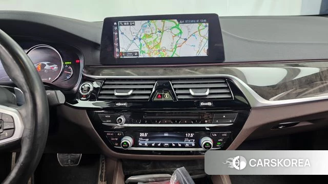 BMW 5 Series (G30) 2018 Белый из Кореи, фото 4