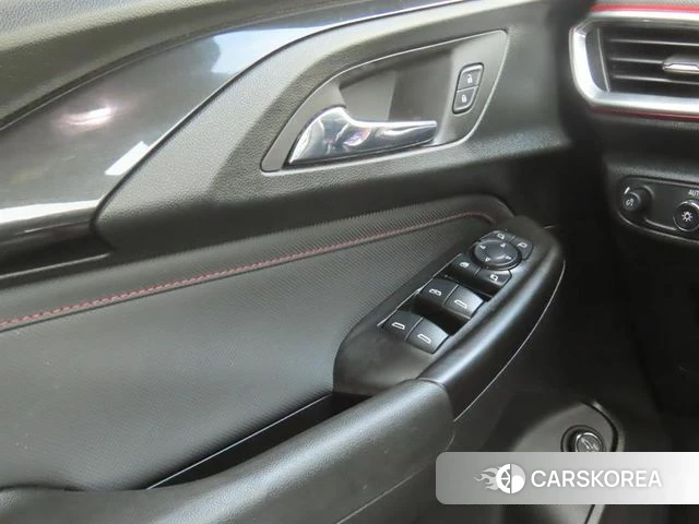Chevrolet (GM Daewoo) Trailblazer 2022 Белый из Кореи, фото 4