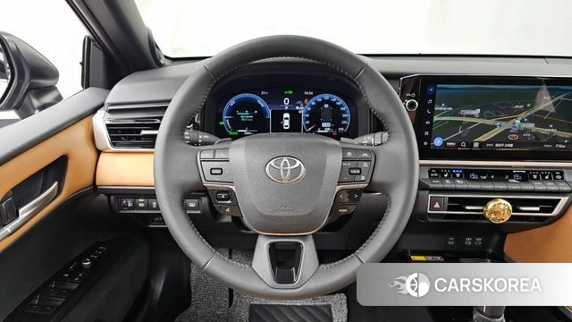 Toyota Camry (XV80) 2025 Серебристо-серый из Кореи, фото 4