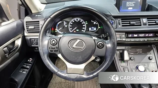 Lexus CT200h 2018 Песочный из Кореи, фото 4