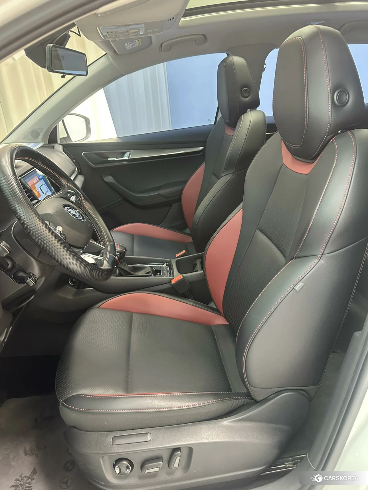 Skoda Krok 2022 Белый из Китая, фото 4